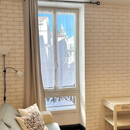 Monroe's At The Heart Of And Beaches *