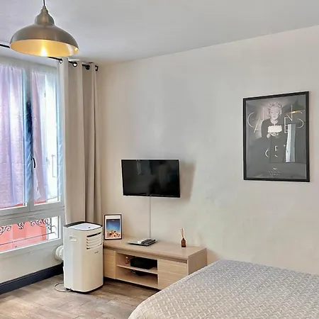 Monroe's At The Heart Of And Beaches